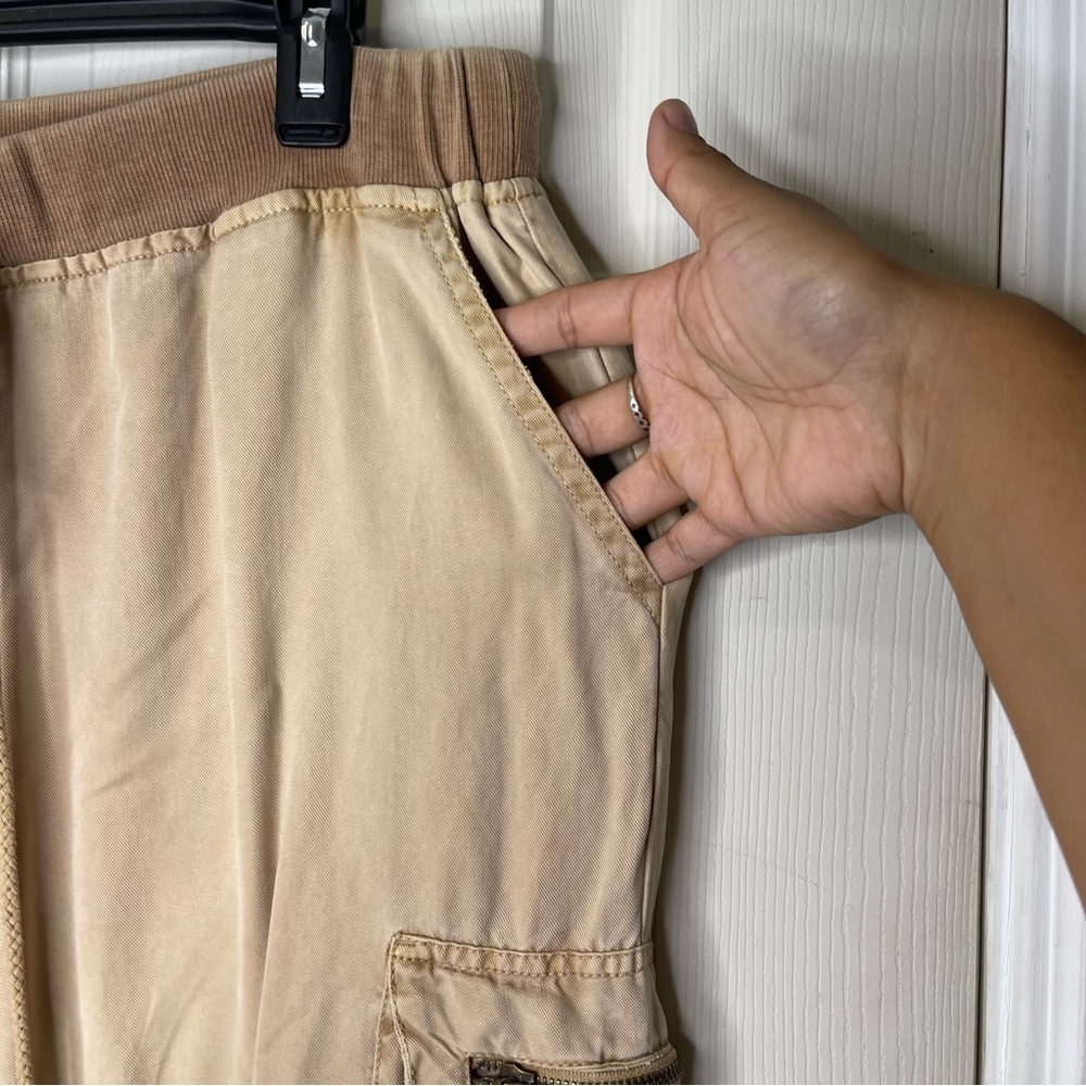 Young Fabulous & Broke Tan Cargo Jogger Pants Sz Large Pockets High Waist NWT - Picture 3 of 5